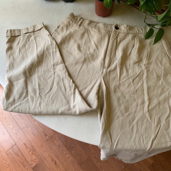 Beige cropped pants - Picture 1 of 3